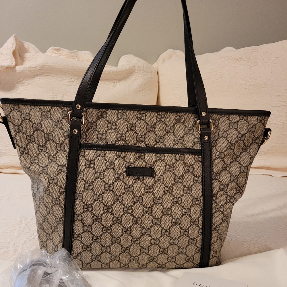 Gucci GG Supreme Canvas Tote